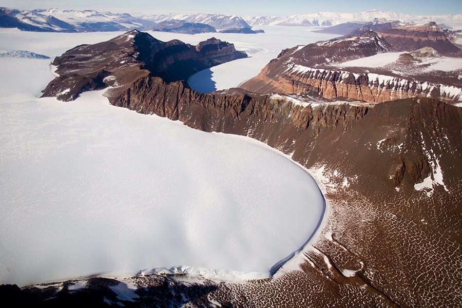New study shows retreat of East Antarctic Ice Sheet during previous warm periods